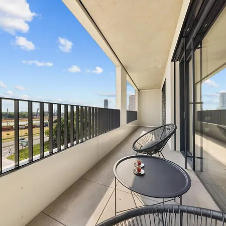 River View - Parking & Access Apartmán *