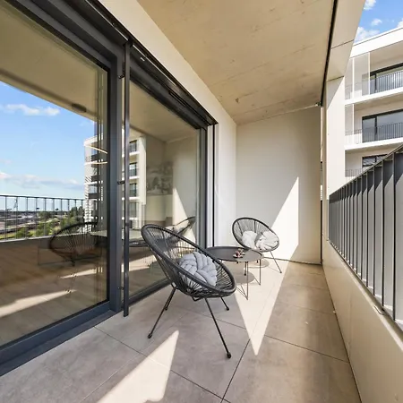 Apartment River View - Parking & Access *