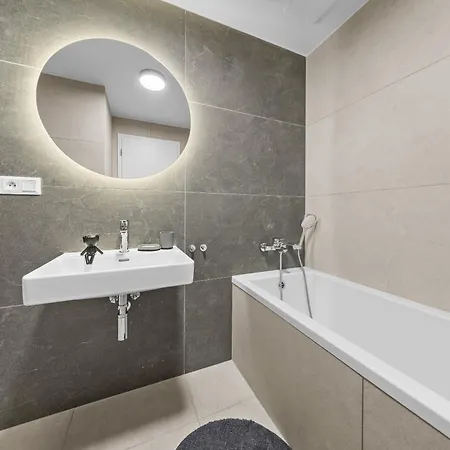 River View - Parking & Access