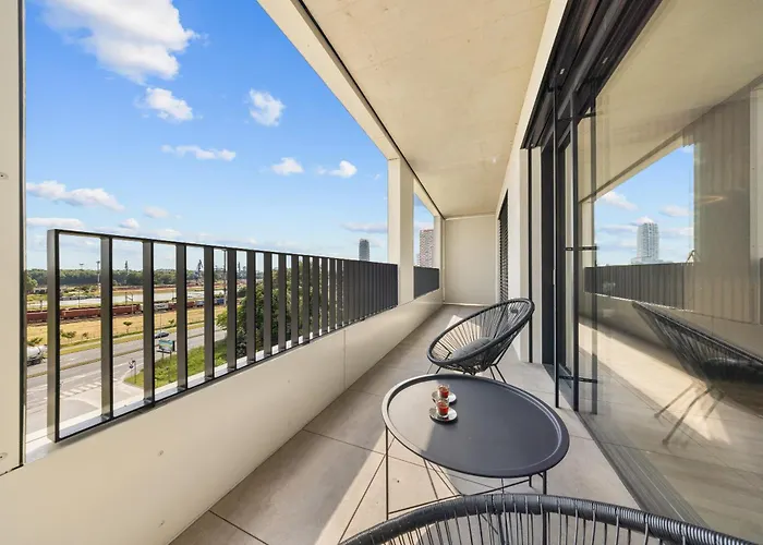 River View - Parking & Access Apartament *