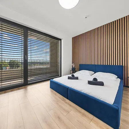 Apartament River View - Parking & Access