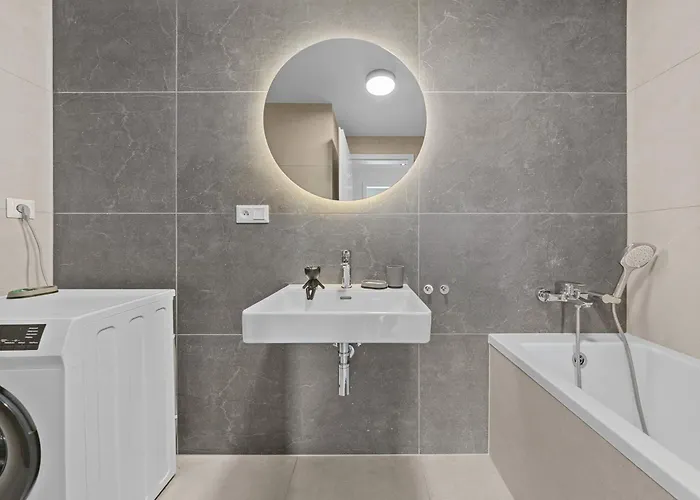 River View - Parking & Access *